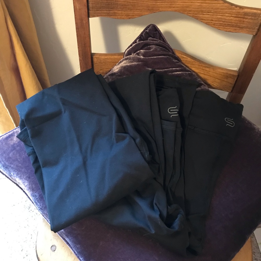 Sudara Black Over Heel Leggings Small